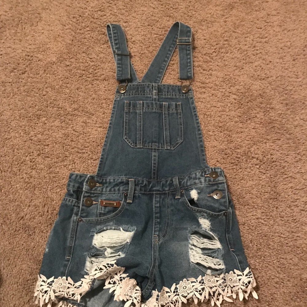 Overall shorts